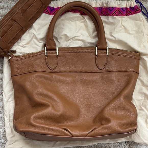 Tory Burch Tan Handbag with Crossbody Strap - Picture 2 of 5